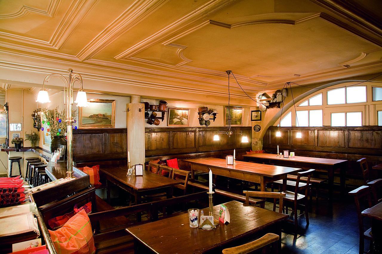 Restaurant Dicker Mann Hotel Zum Blauen Krebs ريغنسبورغ المظهر الخارجي الصورة